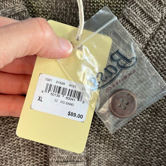 G.H.Bass & Co. Men's Sand Colored Cardigan Sweater Size XL. NEW - Picture 6 of 7